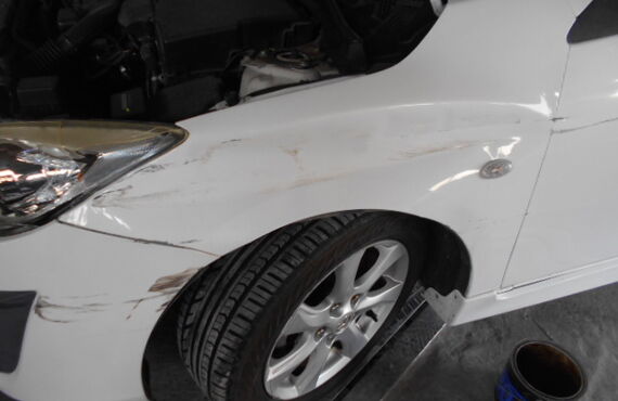 広島市で鈑金塗装するなら最安値修理を山本鈑金でどうぞ