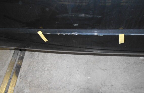 広島市南区より入庫のＢＭＷフロントバンパー塗装修理は有限会社山本鈑金にお任せ下さい